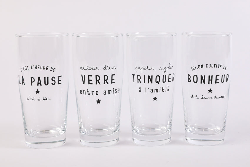 4 verres à bière c'est l'heure de la pause