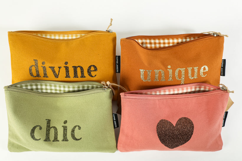 Trousse plate chic/divine/unique/cœur
