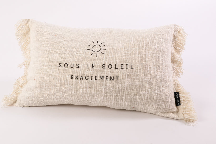 Coussin rectangle franges sous le soleil