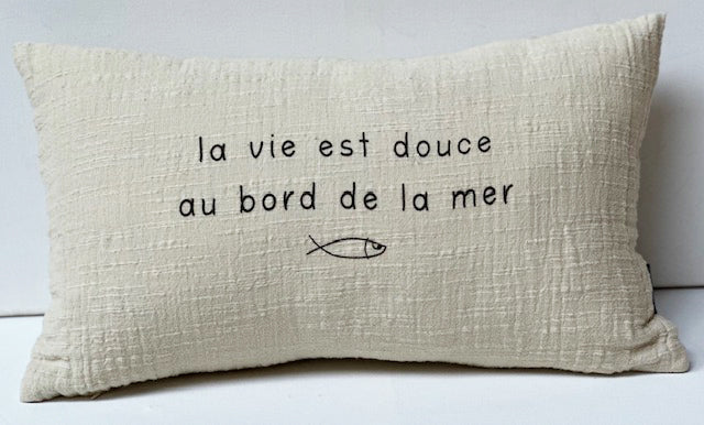 Coussin rectangle la vie est douce au bord de la mer