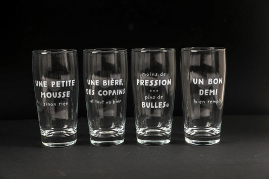 4 verres à bière une petite mousse sinon rien