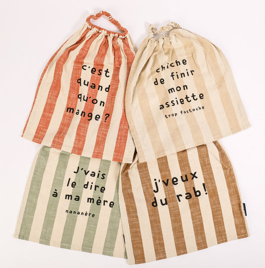 Lot de 4 bavoirs qui va à la cantoche (rayures)